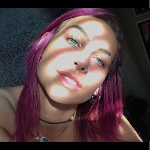 Meet your Posher, Løgan